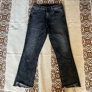 Mother Insider crop step fray in train stops